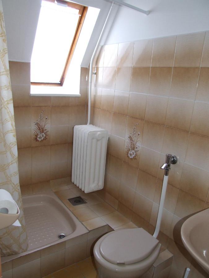 Hotel Revesz Vendeghaz Harkan Zimmer foto
