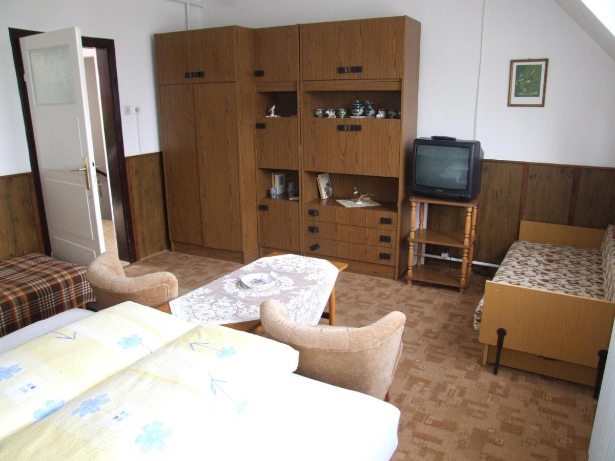 Hotel Revesz Vendeghaz Harkan Zimmer foto