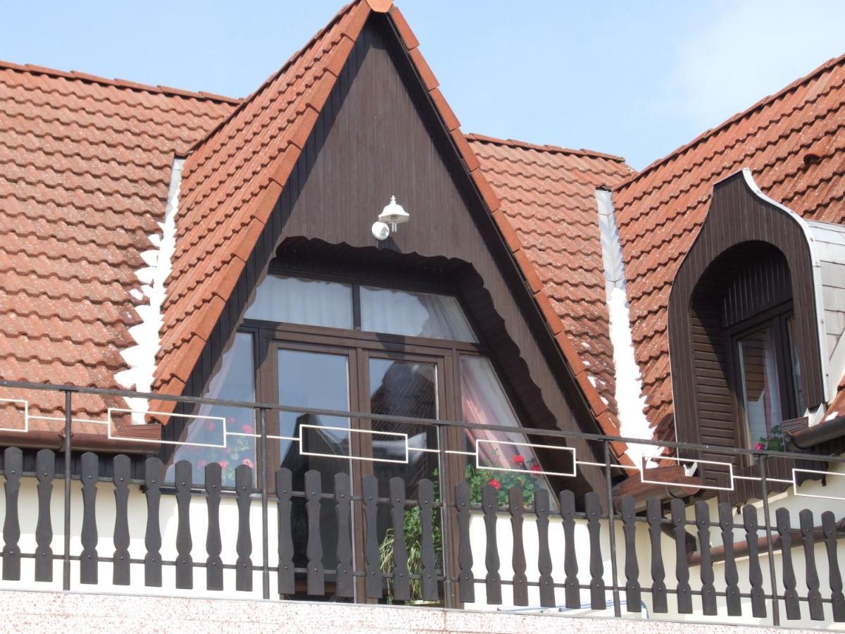 Hotel Revesz Vendeghaz Harkan Exterior foto