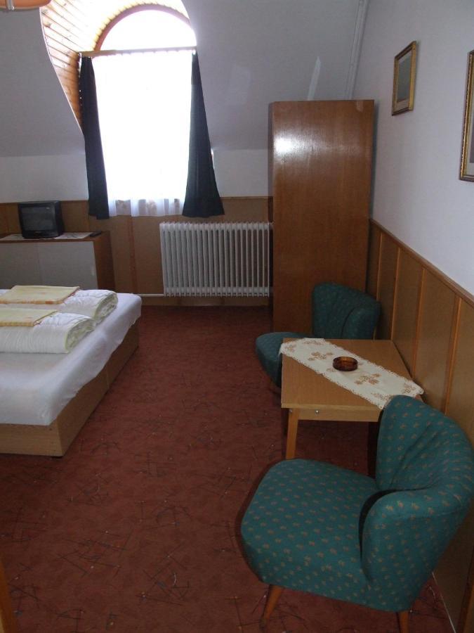 Hotel Revesz Vendeghaz Harkan Exterior foto