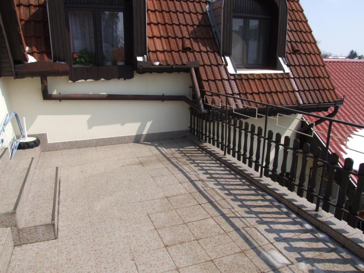 Hotel Revesz Vendeghaz Harkan Exterior foto