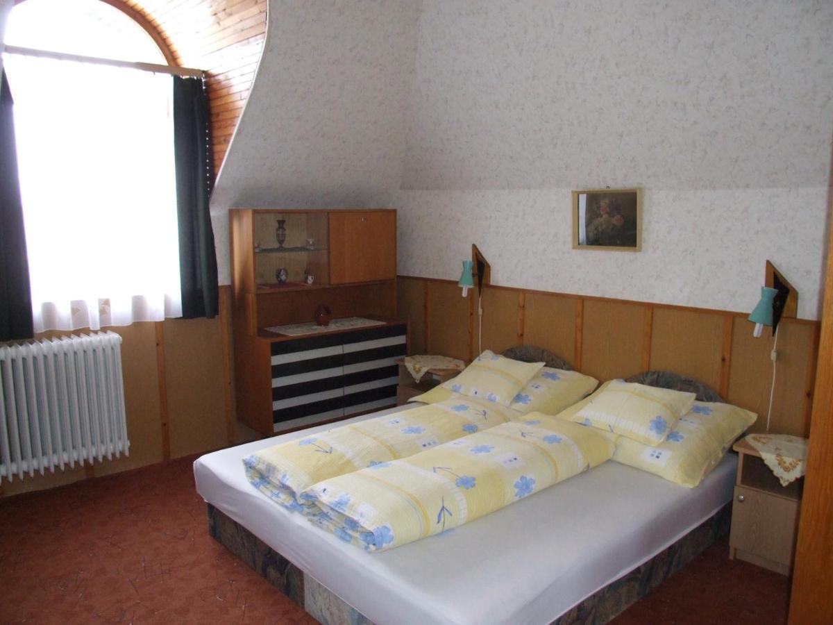 Hotel Revesz Vendeghaz Harkan Zimmer foto